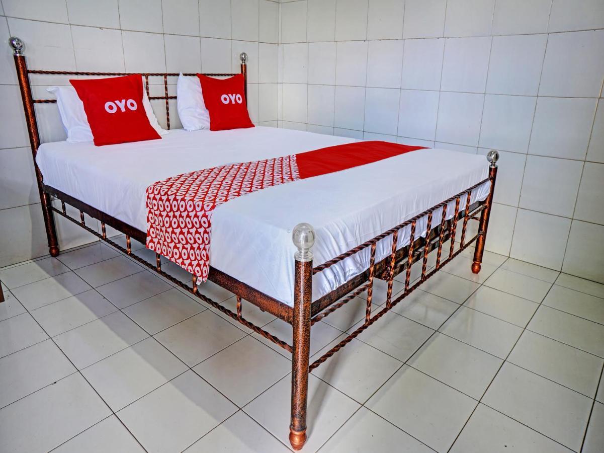 Oyo 92869 Hotel Nusantara بانيووانجى المظهر الخارجي الصورة